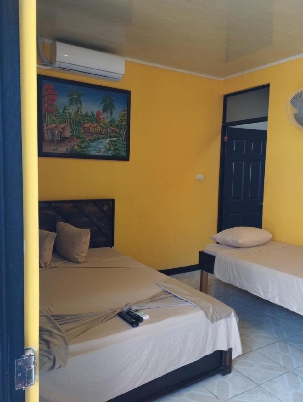 Cabinas Hukats Secret Jungle Puerto Viejo de Talamanca エクステリア 写真