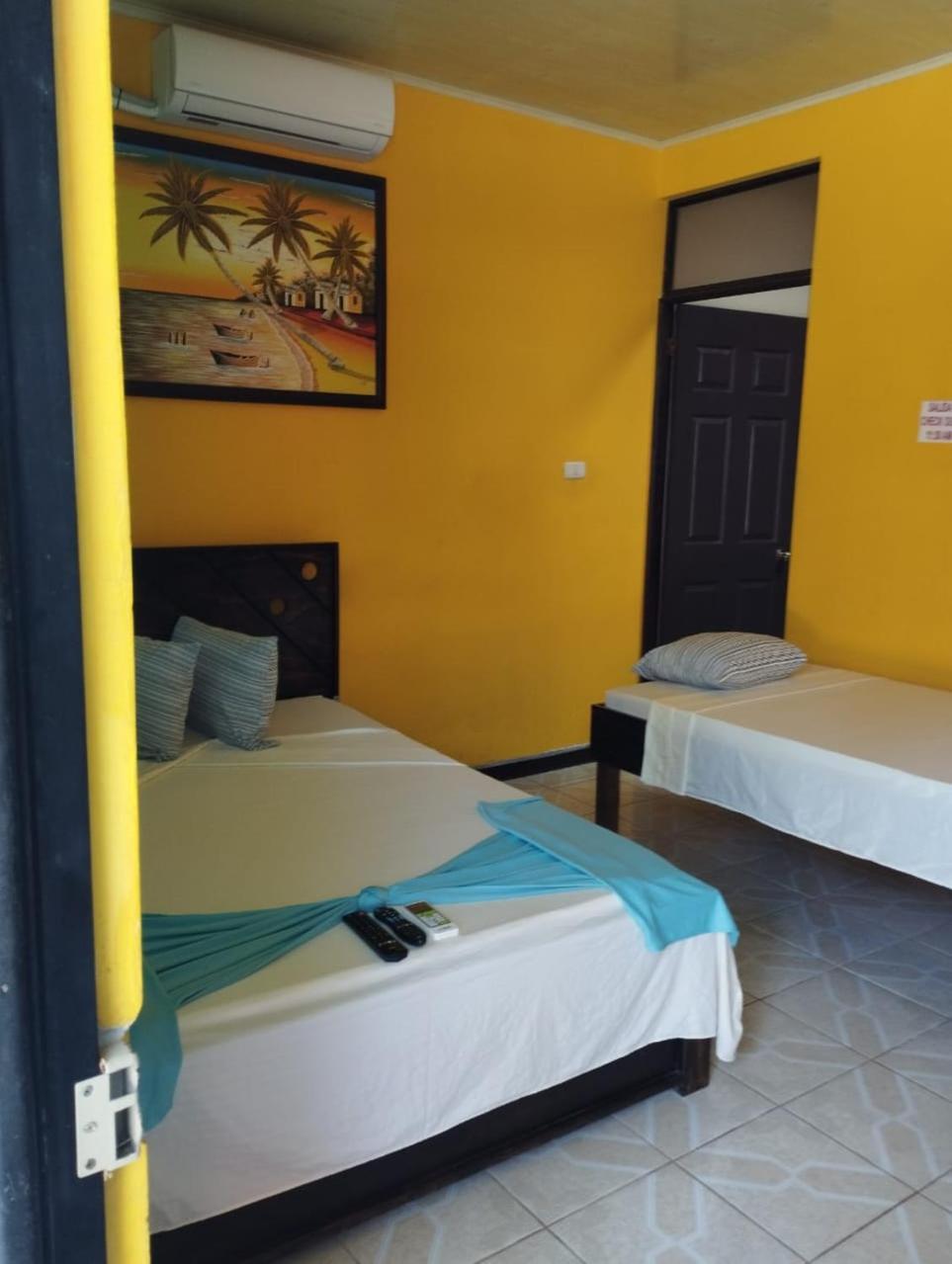 Cabinas Hukats Secret Jungle Puerto Viejo de Talamanca エクステリア 写真