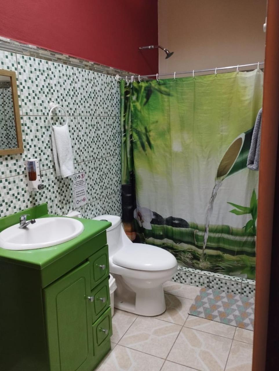 Cabinas Hukats Secret Jungle Puerto Viejo de Talamanca エクステリア 写真
