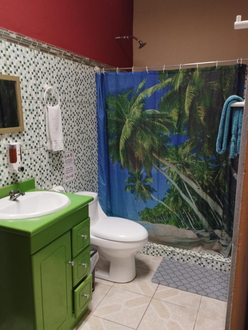 Cabinas Hukats Secret Jungle Puerto Viejo de Talamanca エクステリア 写真
