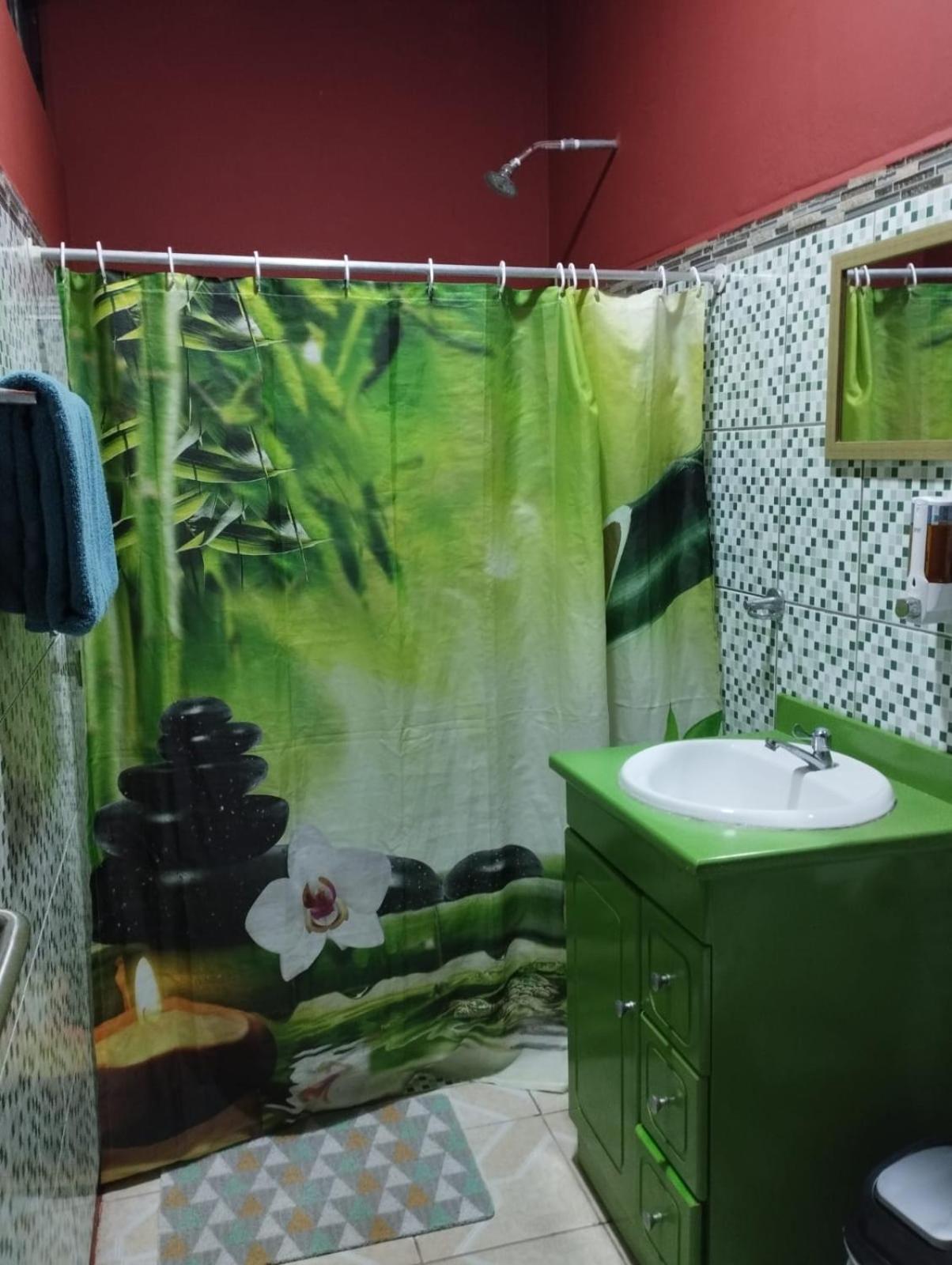 Cabinas Hukats Secret Jungle Puerto Viejo de Talamanca エクステリア 写真